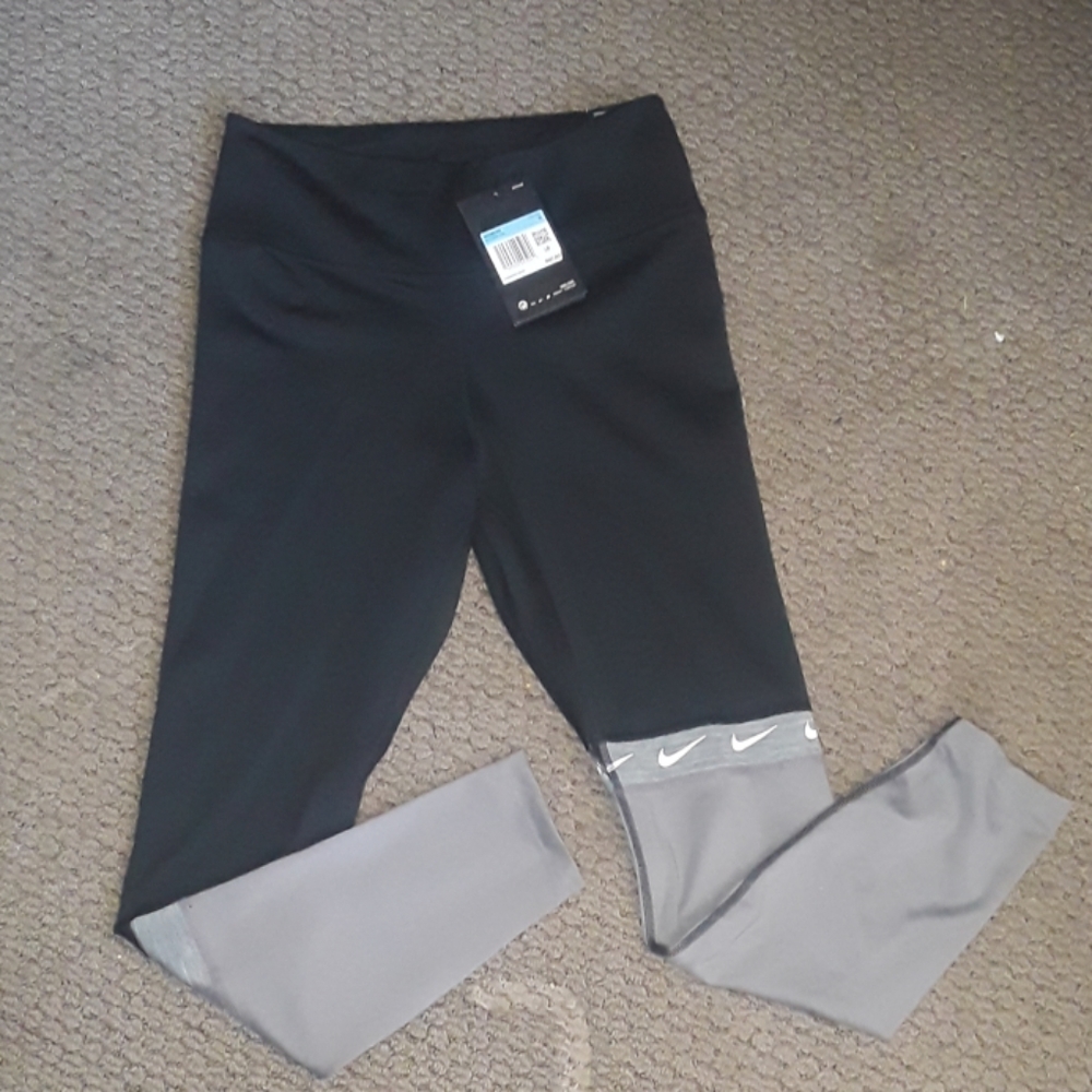 NWT: NIKE GRAY & BLACK FULL LENGTH LEGGINGS SZ: M!